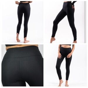 Undercover Hippie Booty‎ Lifting Black Ribbed Leggings.